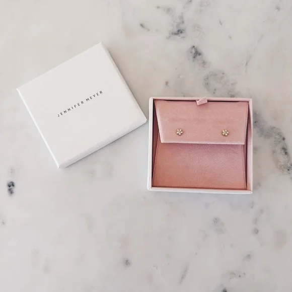 NEW Jennifer Meyer Mini Diamond Flower Studs - Picture 1 of 4